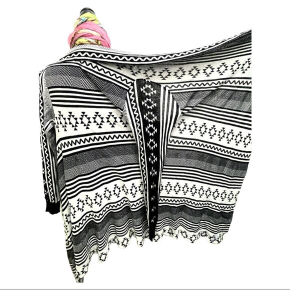 BCBG MAXAZRIA western aztec cascade front cardigan size SMALL 100% VISCOSE black - Picture 3 of 14